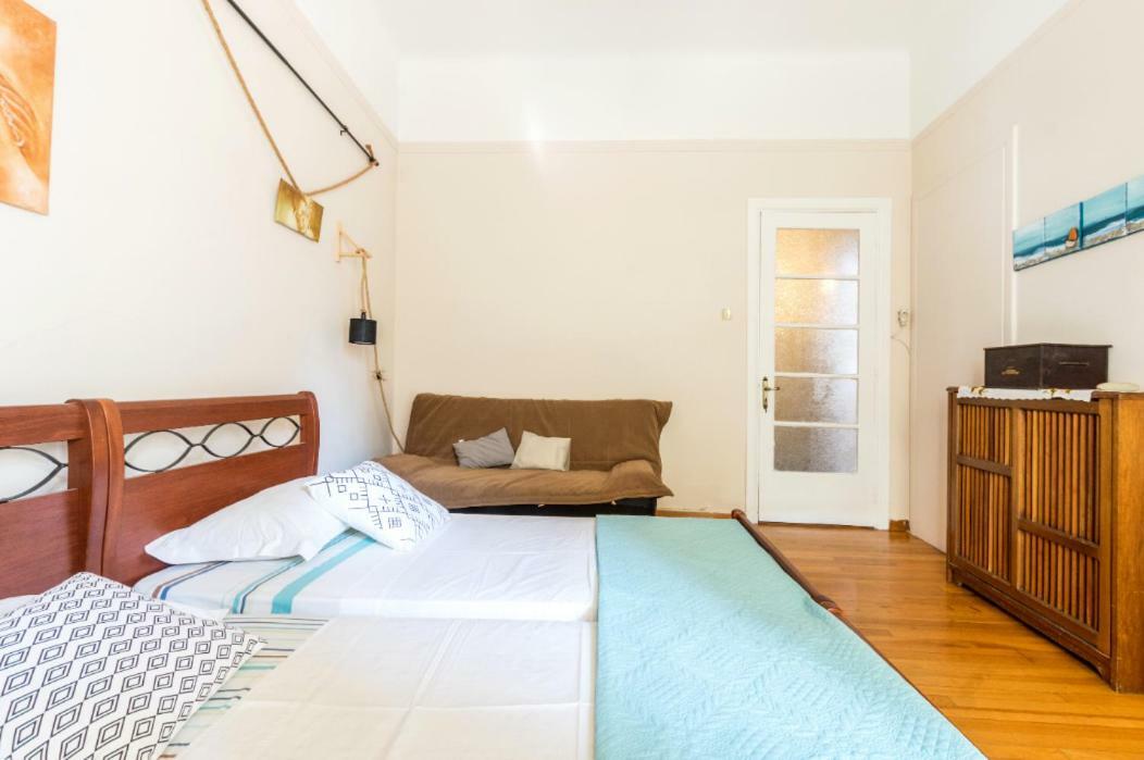 Beautiful Appartment Under Akropolis! Atenas Exterior foto